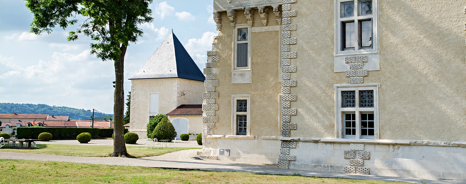 Chateau de Montbras
